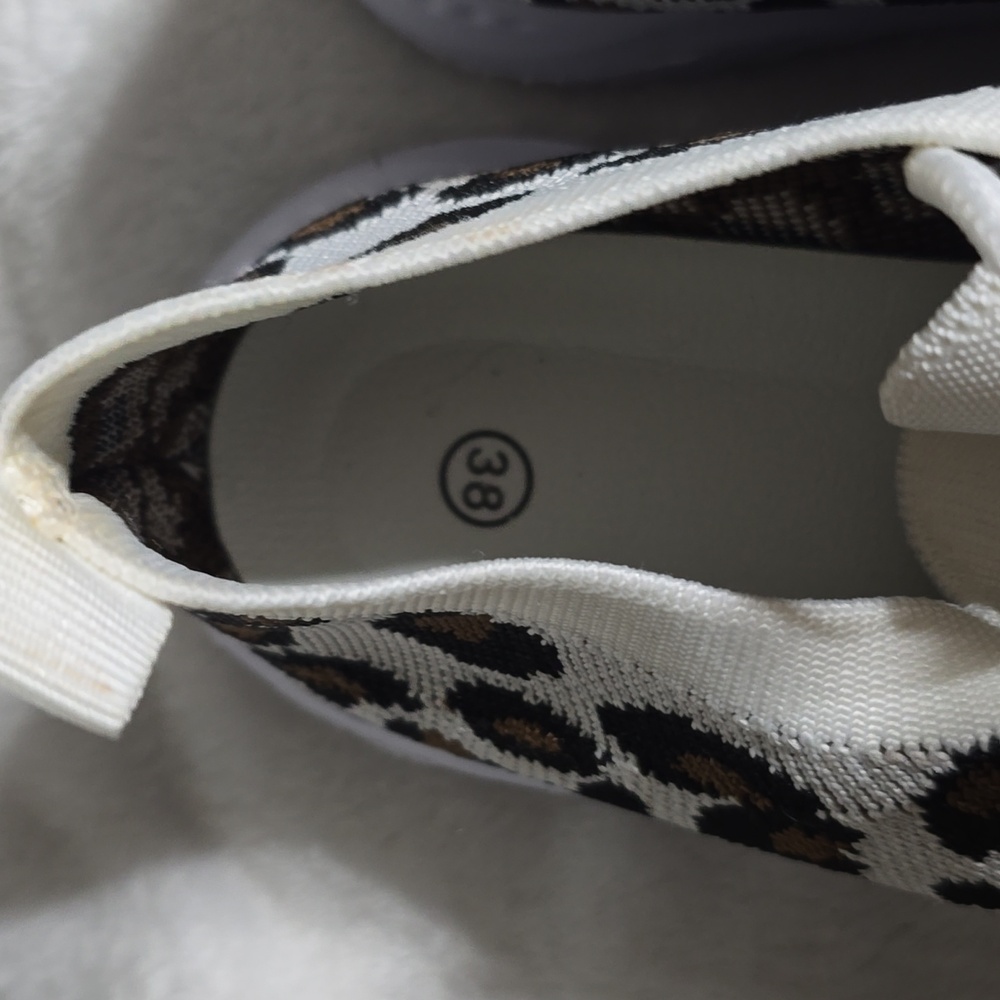 Stylish Leopard Print Women's Sneakers - Picture 3 of 4